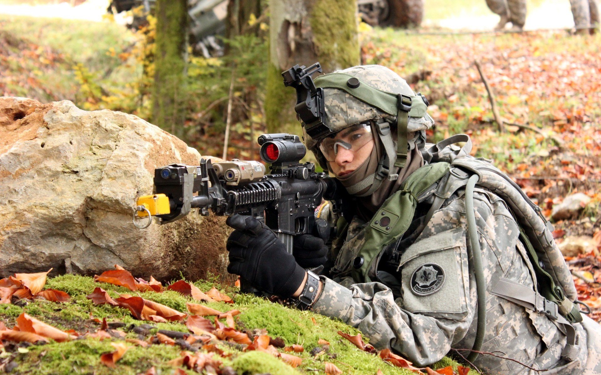 中国男篮内部对抗赛激烈 教练组现场指导,中国男篮教教