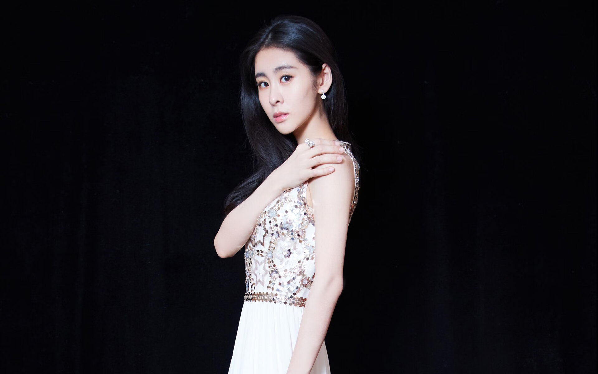 奥预赛中国青年队战平 球迷鼓励新秀成长,中国国家青奥队