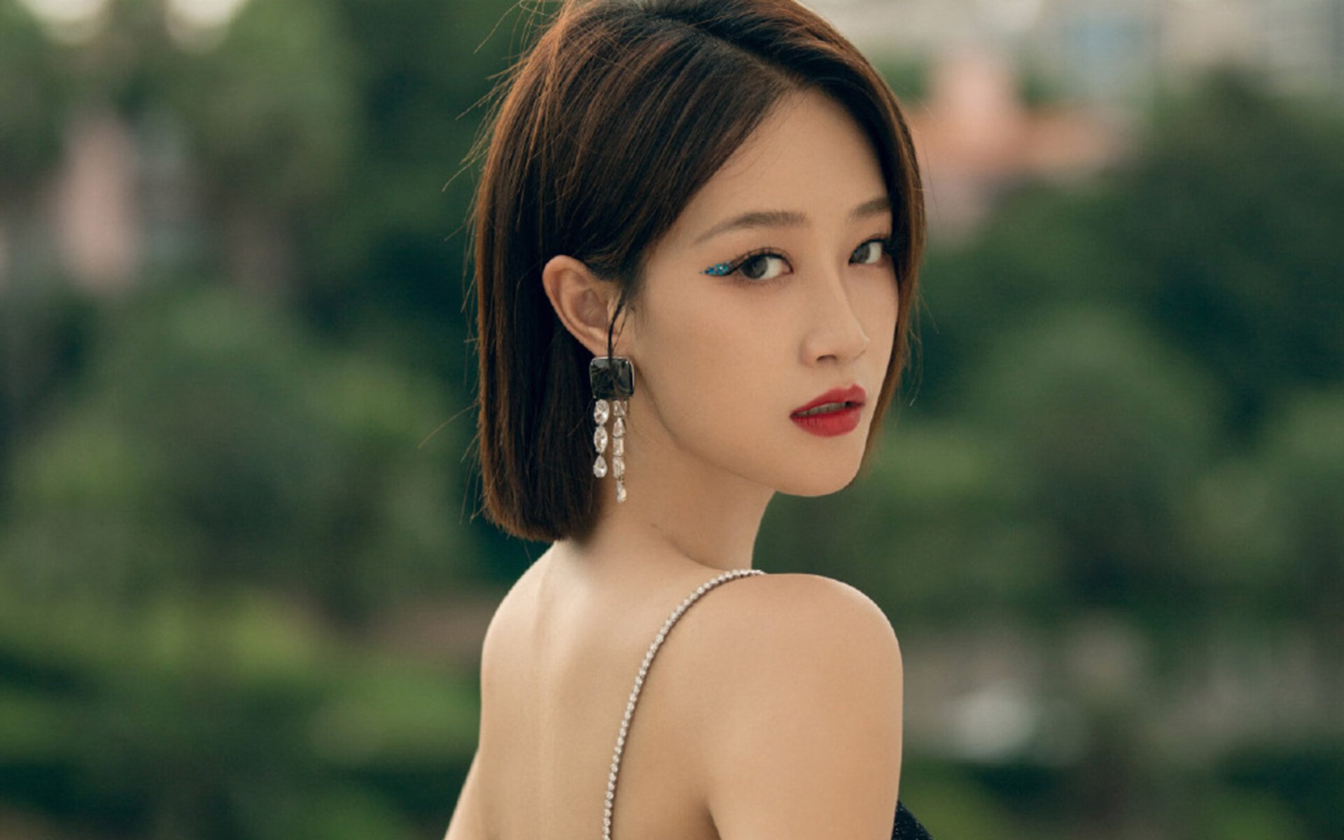 开云全站-全黑队的攻防转换如行云流水，令对手难以捉摸，全黑队战舞