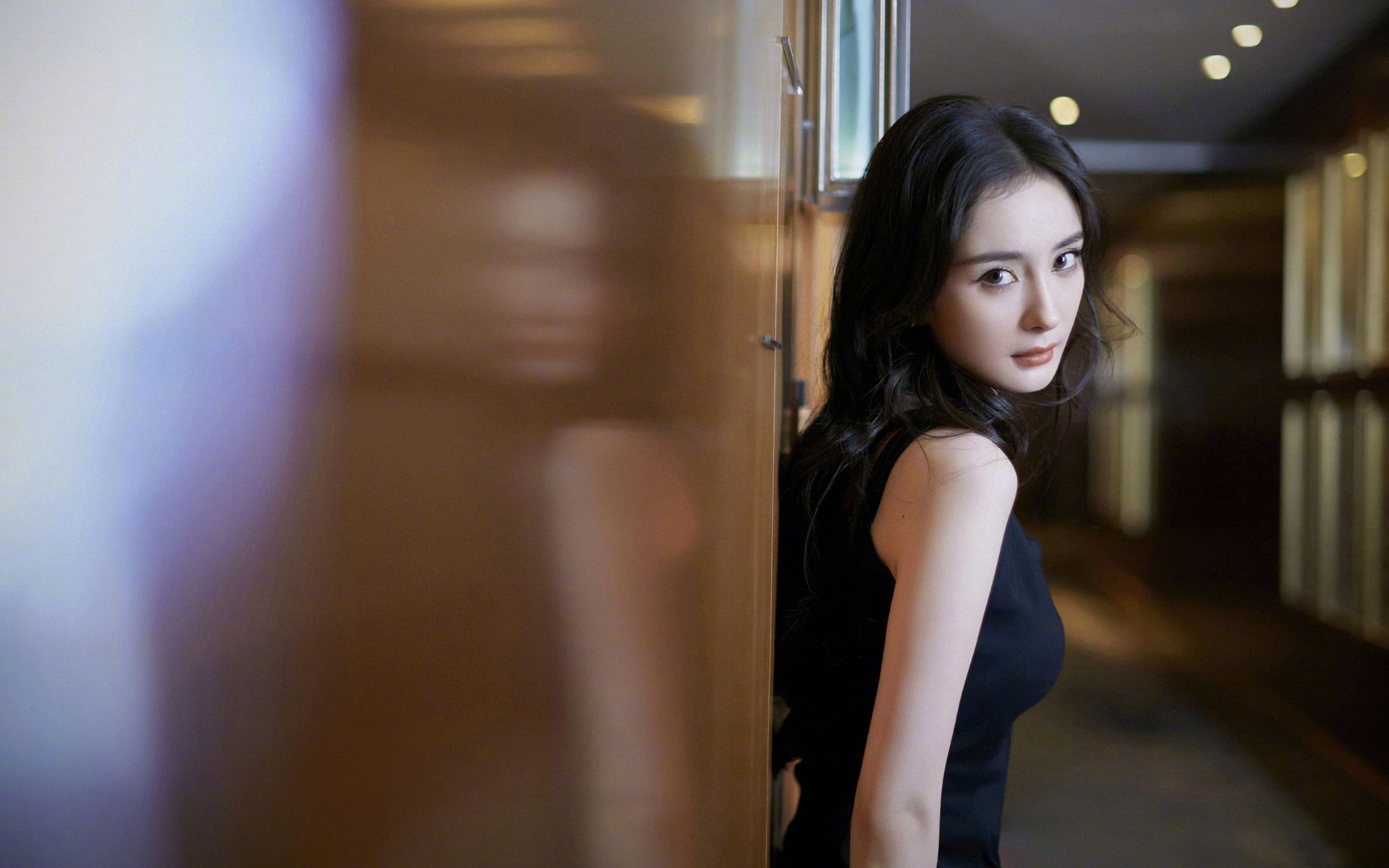 开云APP-霍勒迪与字母哥默契十足挡拆无解，霍勒迪詹姆斯